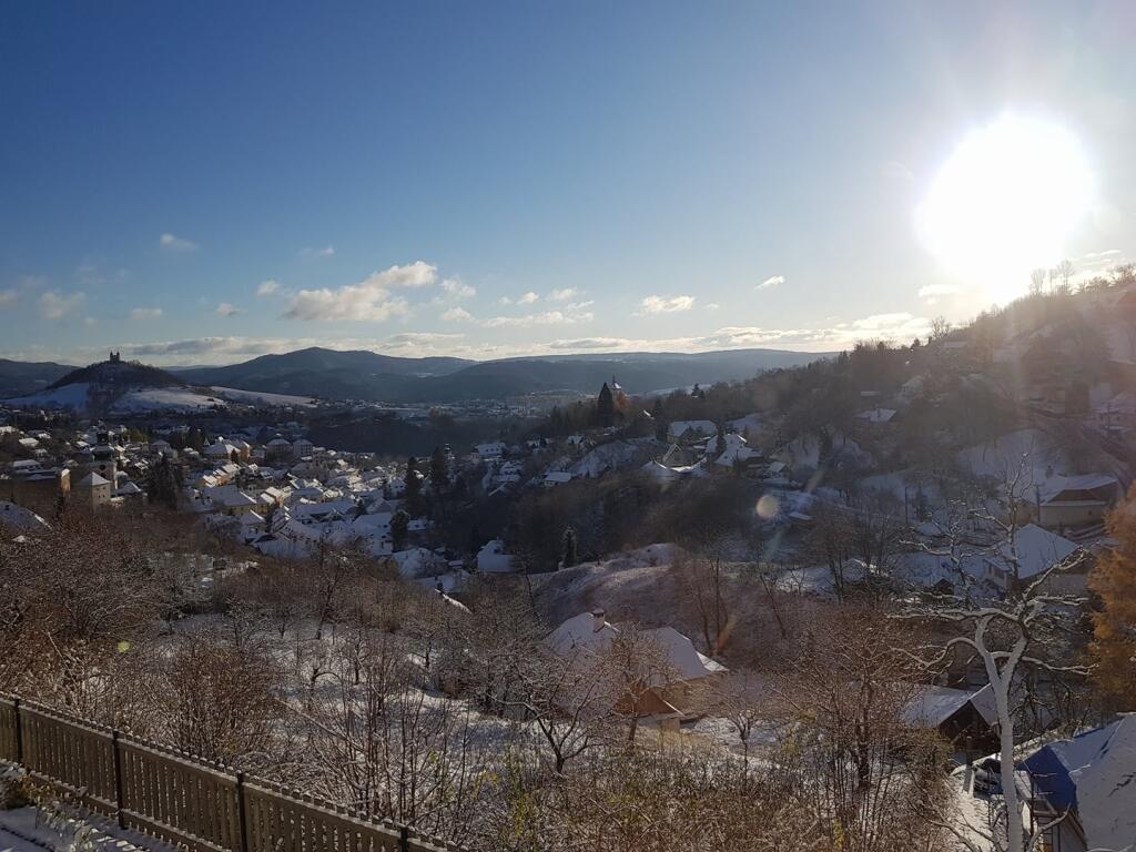 Výhľady priamo zo záhrady.