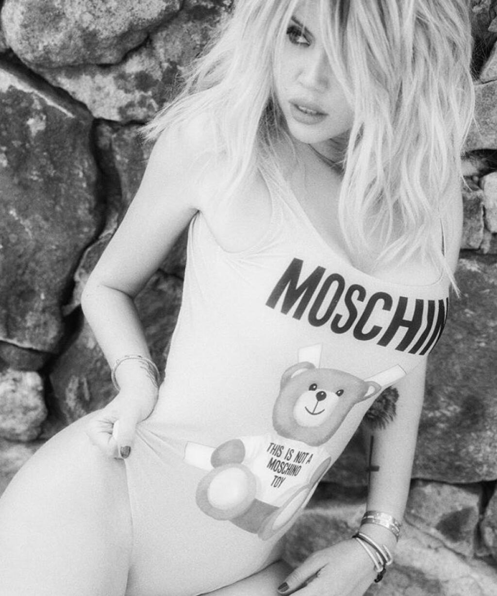 Sexi modelka a manželka futbalistu PSG Wanda Icardi.