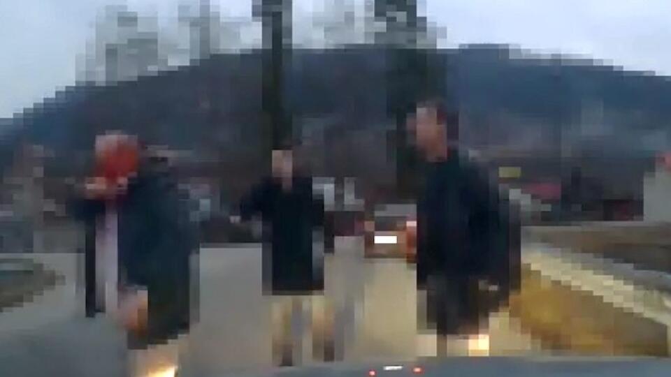 Brutálny incident na cestách.