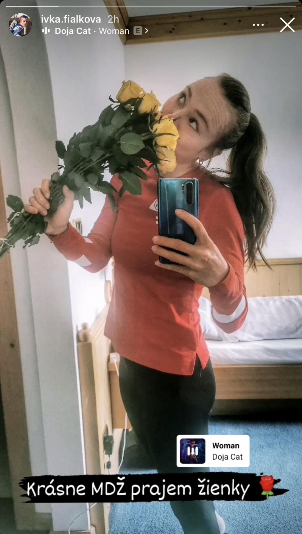 Krásnymi ružami sa pochválila aj Ivona Fialková.