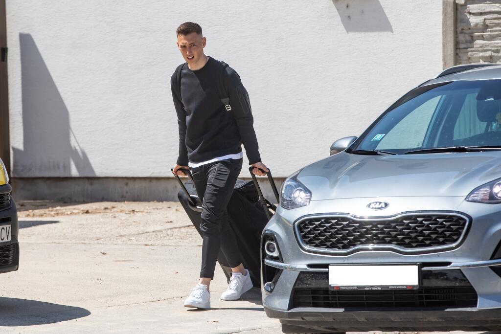 Róbert Boženík zaujal ruksakom Louis Vuitton.
