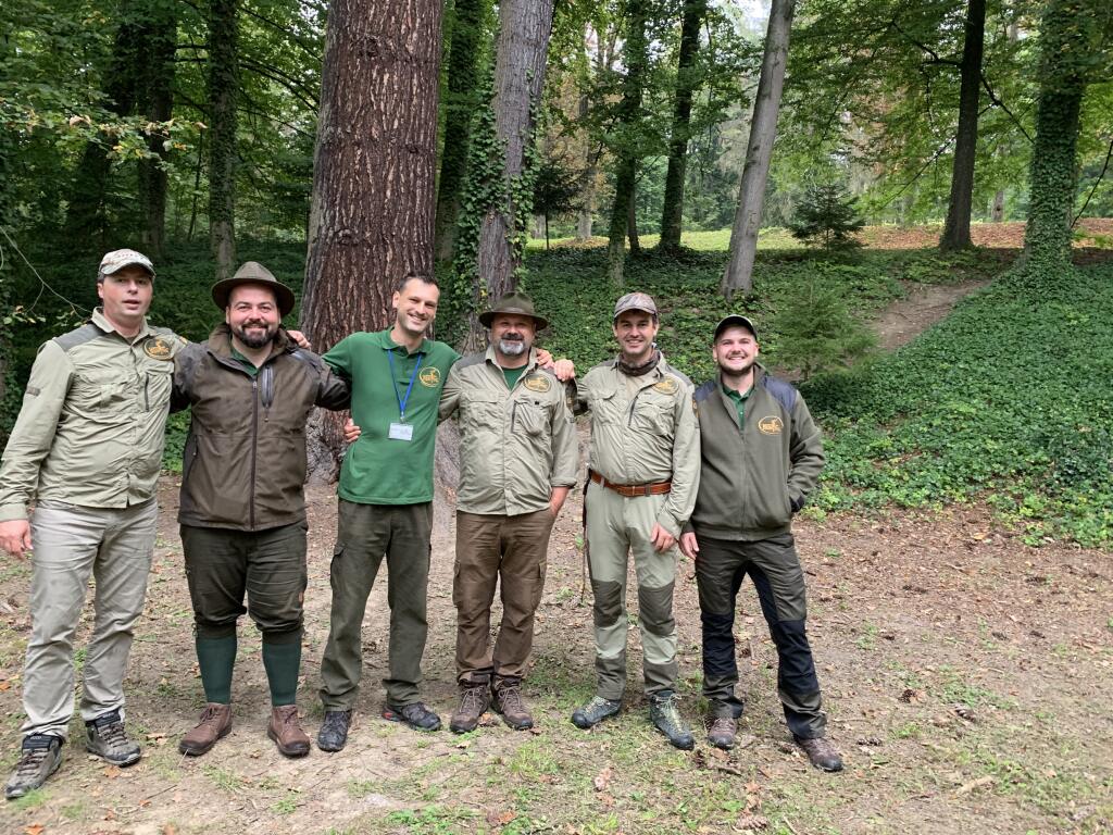 členovia Slovenského klubu loveckej lukostreľby Slovakbowhunting