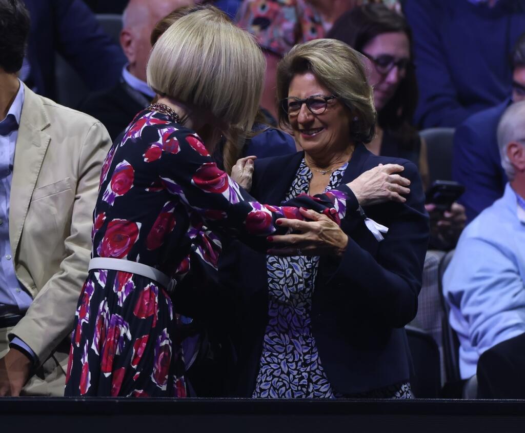 Ana Wintour sa zvítala aj s Rogerovou mamou.