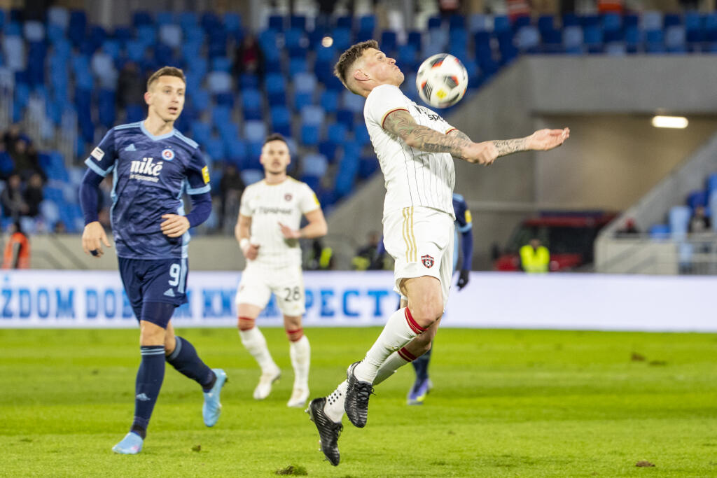 Na Tehelnom poli sa uskutočnil 162. pokračovanie slovenského futbalového derby medzi ŠK Slovan Bratislava a FC Spartak Trnava. Na snímke je Martin Škrtel.