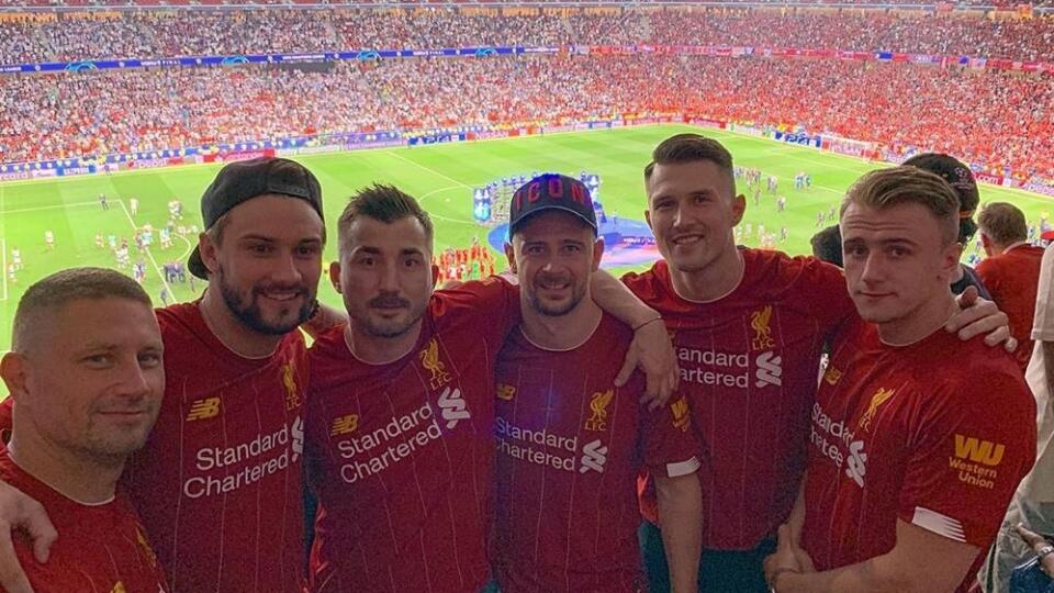 Finále Ligy majstrov neprinieslo veľa futbalovej krásy. Hviezdy Liverpoolu a Tottenhamu na štadióne Atletica Madrid zatienili slovenskí a českí hokejisti.