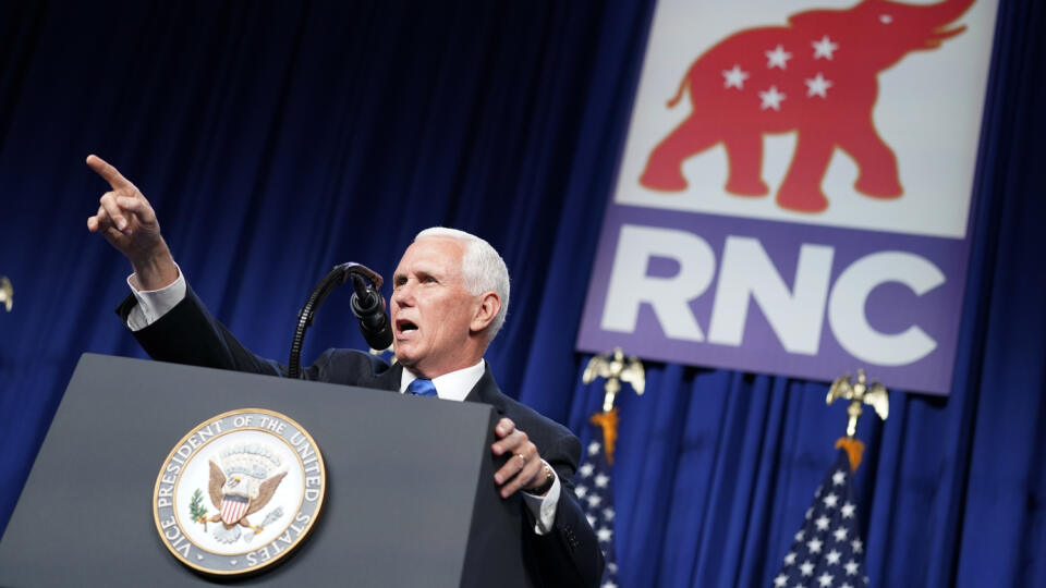 KK33 Charlotte - Americký viceprezident Mike Pence hovorí počas nominačného zjazdu Republikánskej strany 24. augusta 2020 v Charlotte. FOTO TASR/AP
Vice President Mike Pence speaks at the 2020 Republican National Convention in Charlotte, N.C., Monday, Aug. 24, 2020. (AP Photo/Andrew Harnik)
