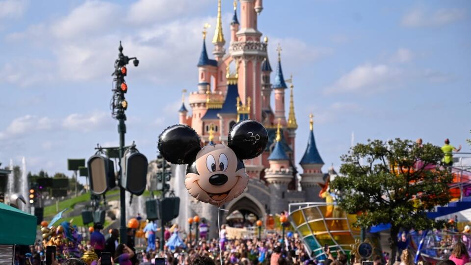 Na snímke zábavný park Disneyland v Paríži.