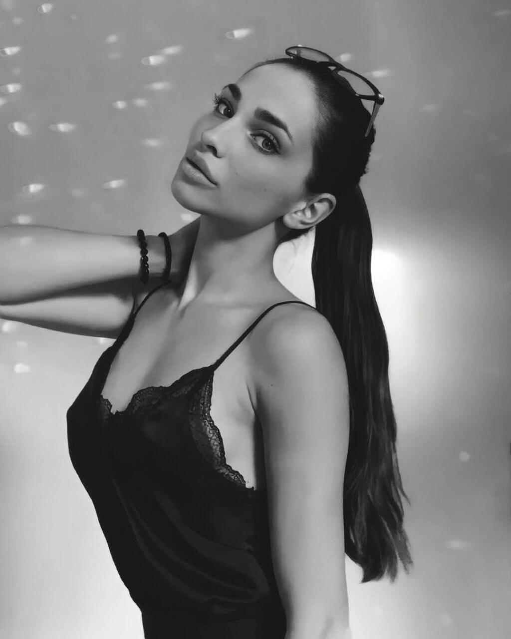 Sexi Sophia Kořinková sa nebojí ani odvážnejších záberov.