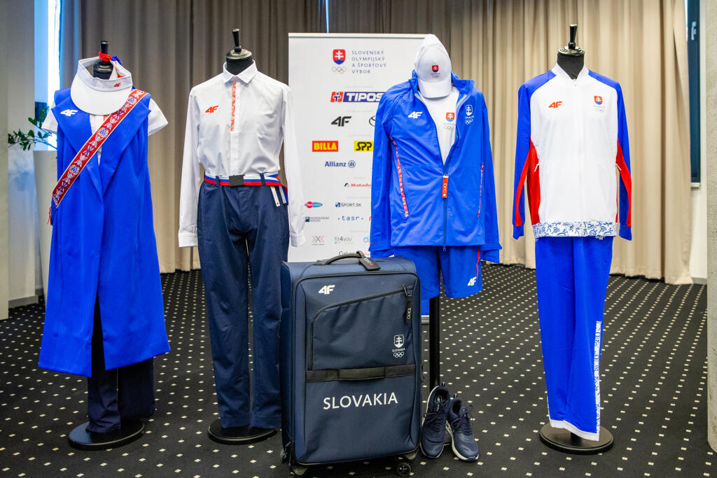 Slovenský olympijský a športový vybor predstavil voľnočasové a športové oblečenie pre členov slovenskej výpravy na OH Tokio 2020.