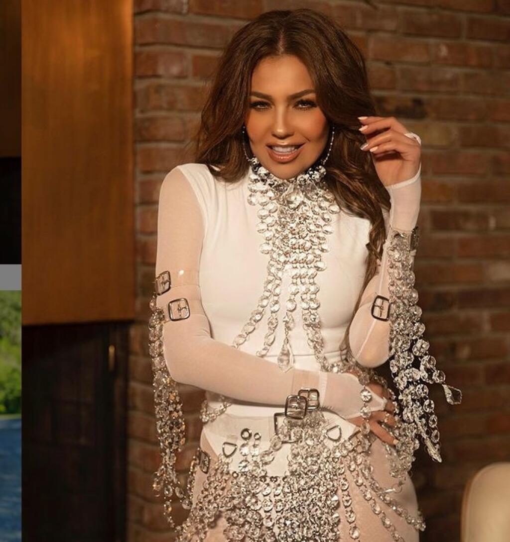 Thalía má aj krátko pred 50-kou bezchybnú postavičku. V plavkách by stále bez problémov porazila aj o polovicu mladšie konkurentky.