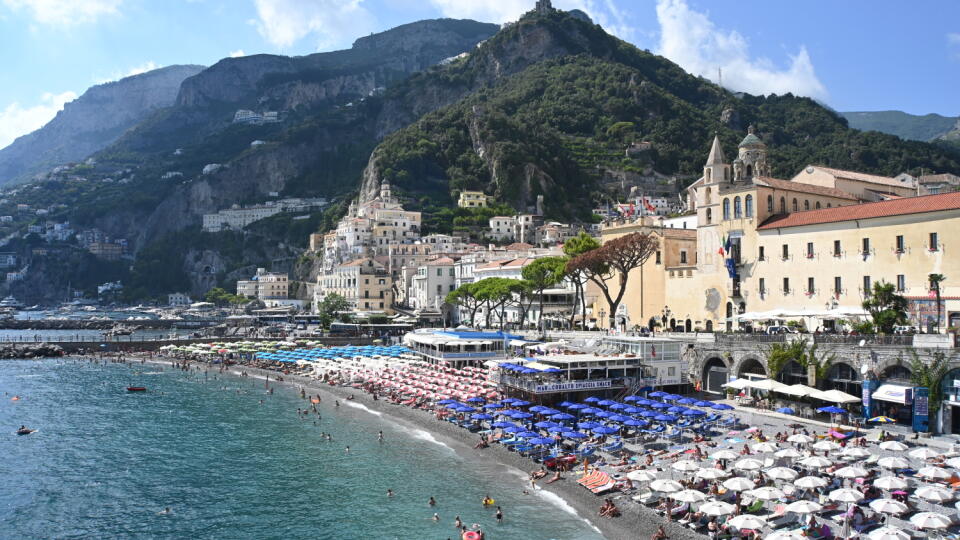 Panoráma mesta Amalfi.