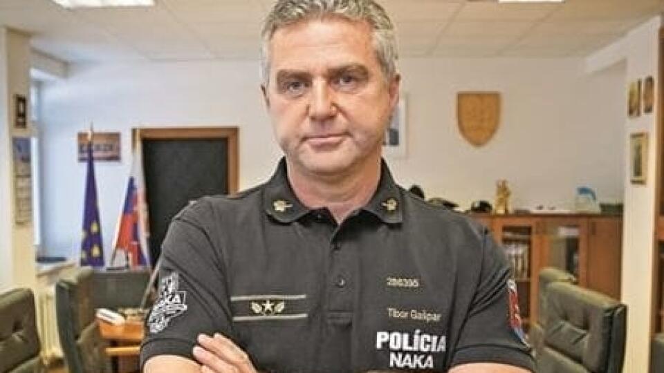Policajný šéf Tibor Gašpar informoval o odhalených prípadoch korupcie.