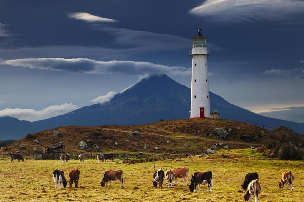 Maják na Egmontovom myse, Nový Zéland.
