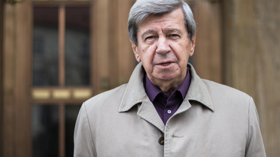 Na snímke diplomat a politik Eduard Kukan počas rozhovoru pre TASR v Bratislave 29. decembra 2019. FOTO TASR – Jaroslav Novák