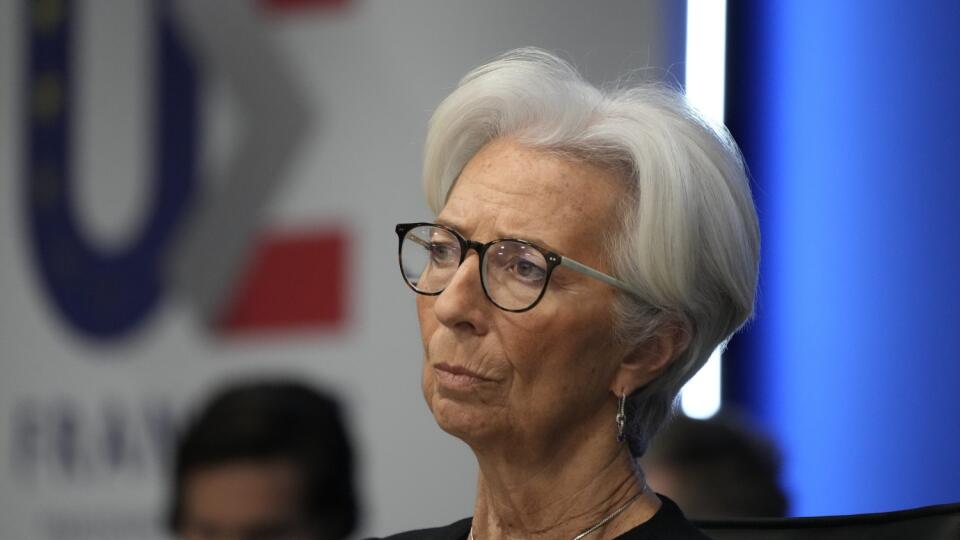 JB 22 Paríž - Prezidentka Európskej centrálnej banky (ECB) Christine Lagardeová počas stretnutia ministrov financií členských krajín EÚ v Paríži 25. februára 2022. Lídri EÚ sa na štvrtkovom mimoriadnom summite dohodli, že na Rusko uvalia sankcie, ktoré budú mať