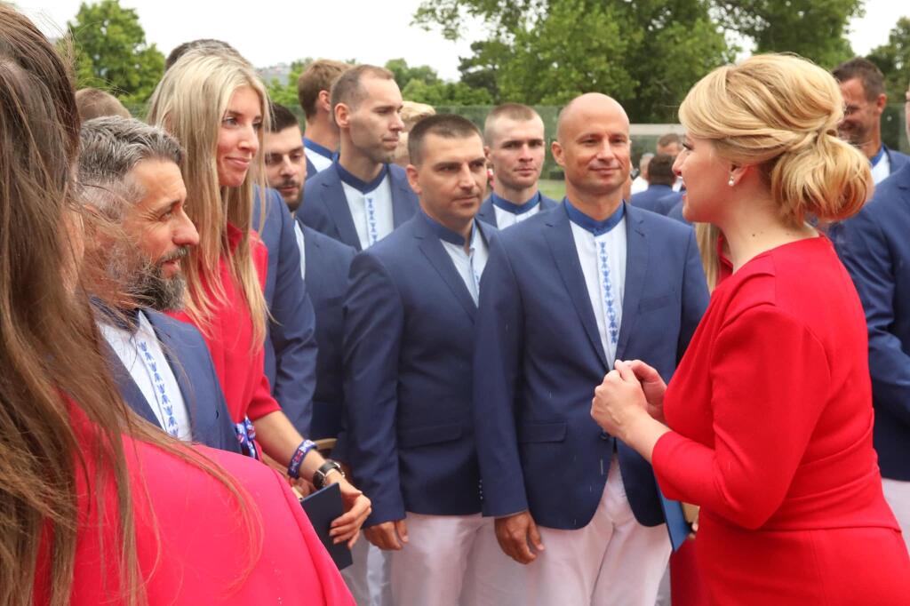 Stretnutie prezidentky s olympionikmi a paralympionikmi v Prezidentskom paláci. Hlava štátu zvolila veľmi netradičný spôsob vypnutia vlasov.