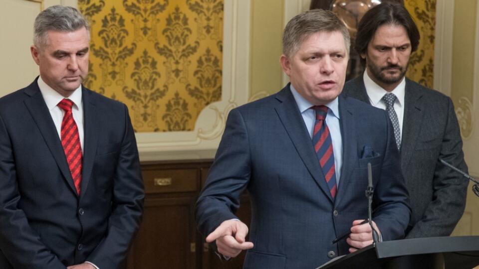 Silná trojka: Robert Fico, Robert Kaliňák a Tibor Gašpar. Takto ponúkli milión eur za informácie vedúce k odhaleniu páchateľov vraždy Jána Kuciaka.