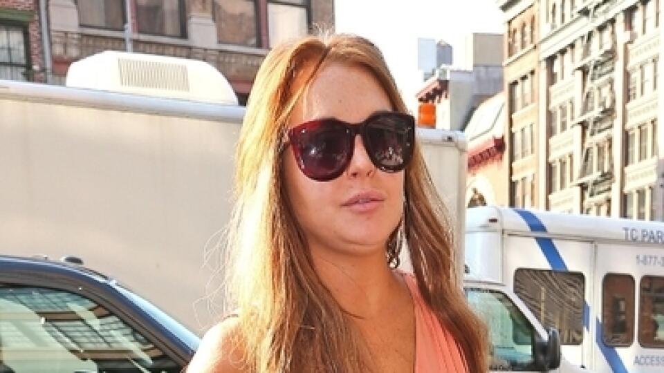 Lindsay Lohan zasa hviezdila. Spôsobila nehodu, z ktorej ušla.