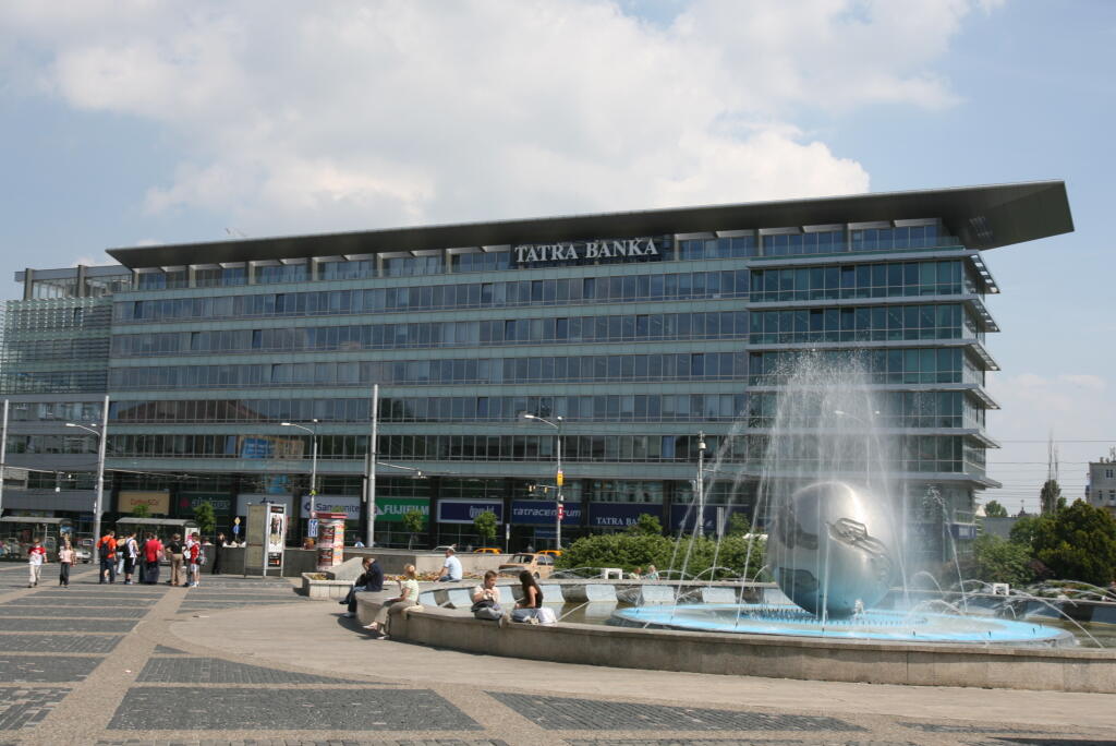 Tatra banka na Hodžovom námestí