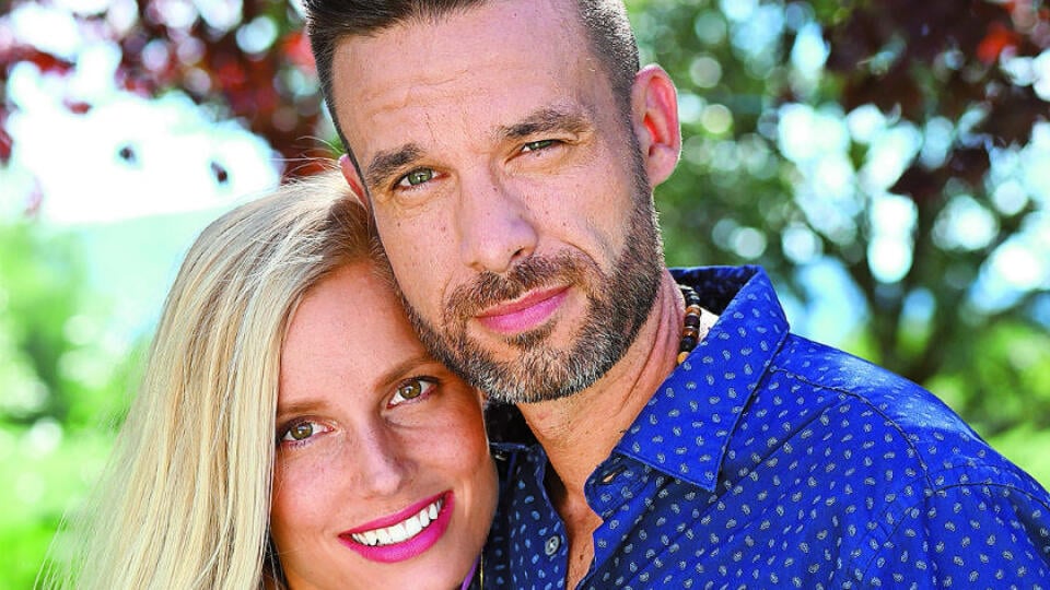 Moderátori Diana Hágerová (28) a Roman Juraško (38) sú od konca októbra šťastnými rodičmi. Svojej milovanej dcérke dali meno Izabela. Na sociálnej sieti Diana napísala: „Už vyše týždňa sa na túto minirúčku zaľúbene pozerám.“