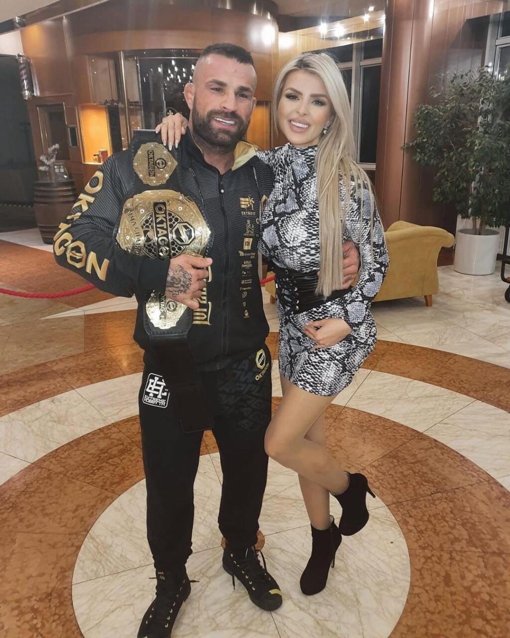 Karlos Vémola a Lela Ceterová budú už o pár mesiacov svoji.