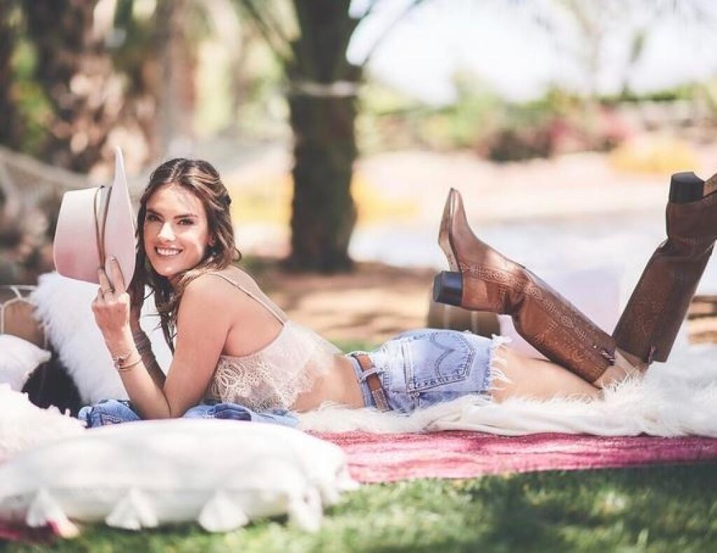 Alessandra Ambrosio je už roky vychytenou modelkou.