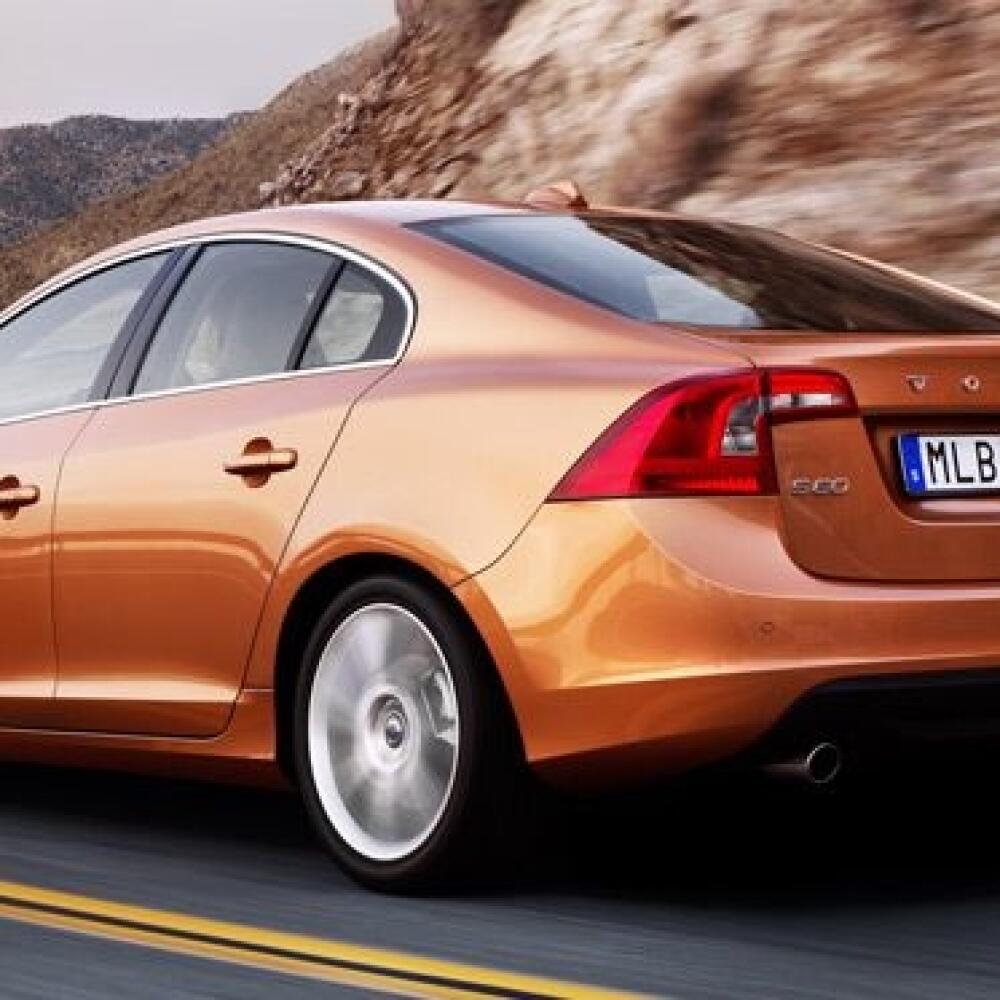 Nové Volvo S60 má nielen atypickú papuľu, ale je tiež plné nových revolučných systémov.