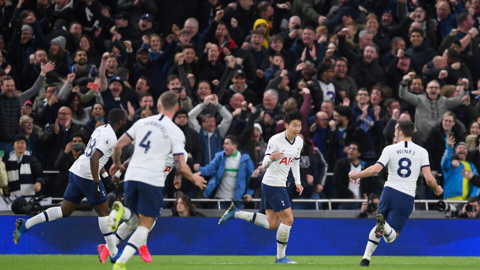 Futbalisti Tottenhamu Hotspur zvíťazili v šlágri 25. kola najvyššej anglickej súťaže doma nad Manchestrom City 2:0.