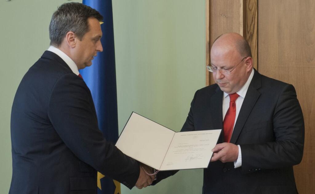 SR NRSR Danko RTVS Rezník dekrét odovzdanie BAX