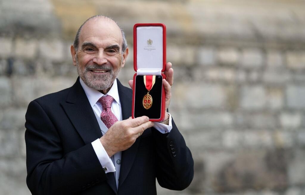 25. januára 2022 vo Westminsterskom paláci bol hercovi udelený titul Sir.