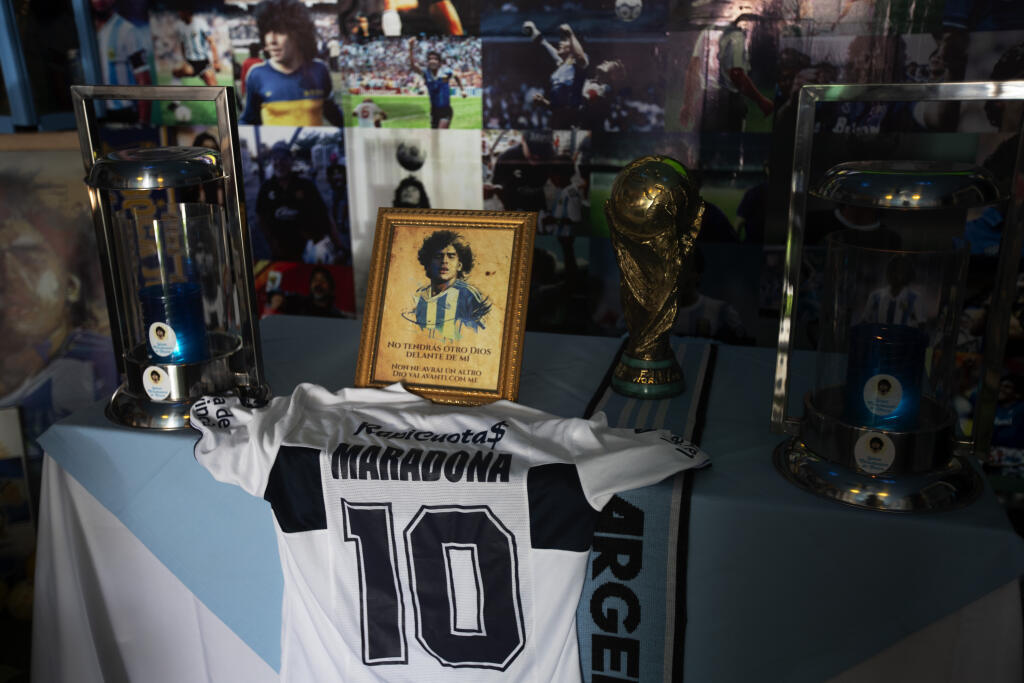 maradonove dresy v dražbe nebudú, lebo podľa rodiny majú emocionálnu hodnotu.