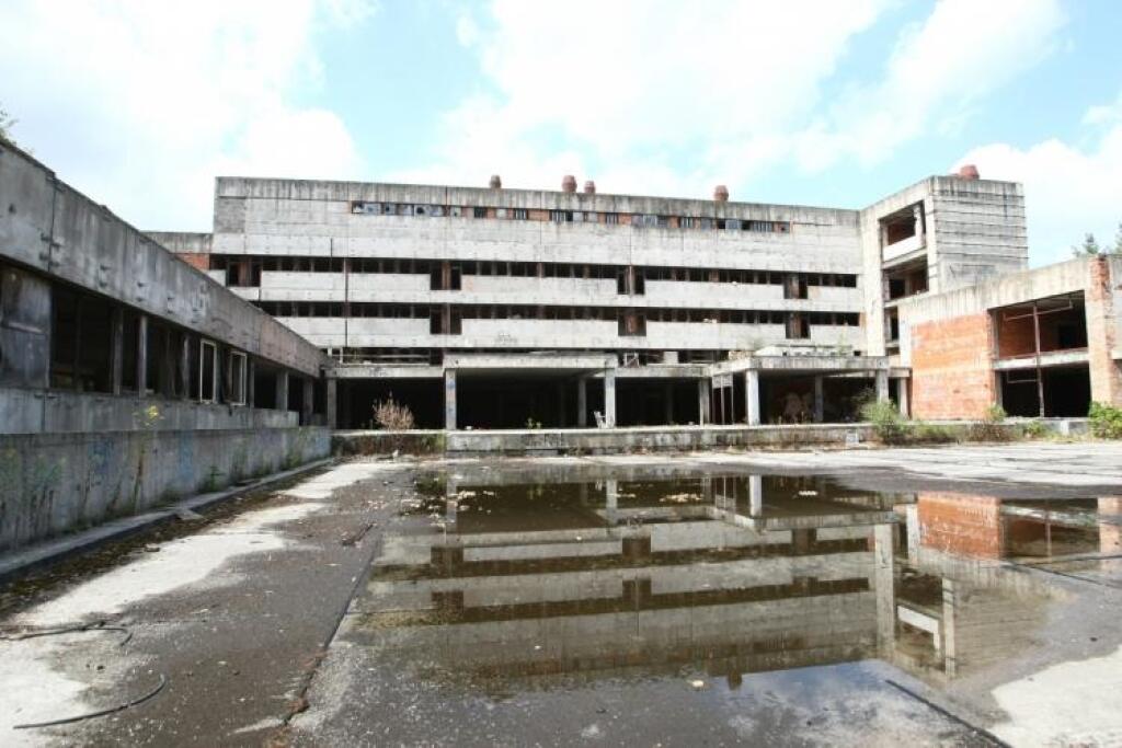 Namiesto dostavby búranie: Rázsochy sú v dezolátnom stave, veľká časť zmizne