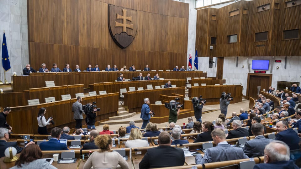 Na snímke plénum NRSR počas hlasovania na 78. schôdzi NRSR o zmene Ústavy na skrátenie volebného obdobia v Bratislave 25. januára 2023. FOTO TASR - Jaroslav Novák
