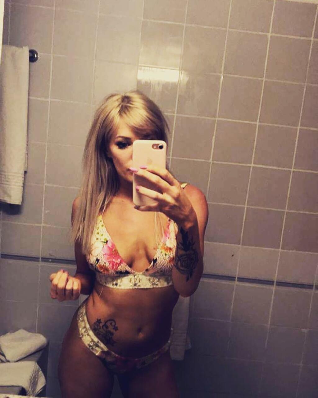 Sexi Elise Christie sa po znásilnení neuzavrela do seba podávala na dráhe veľkolepé výkony.