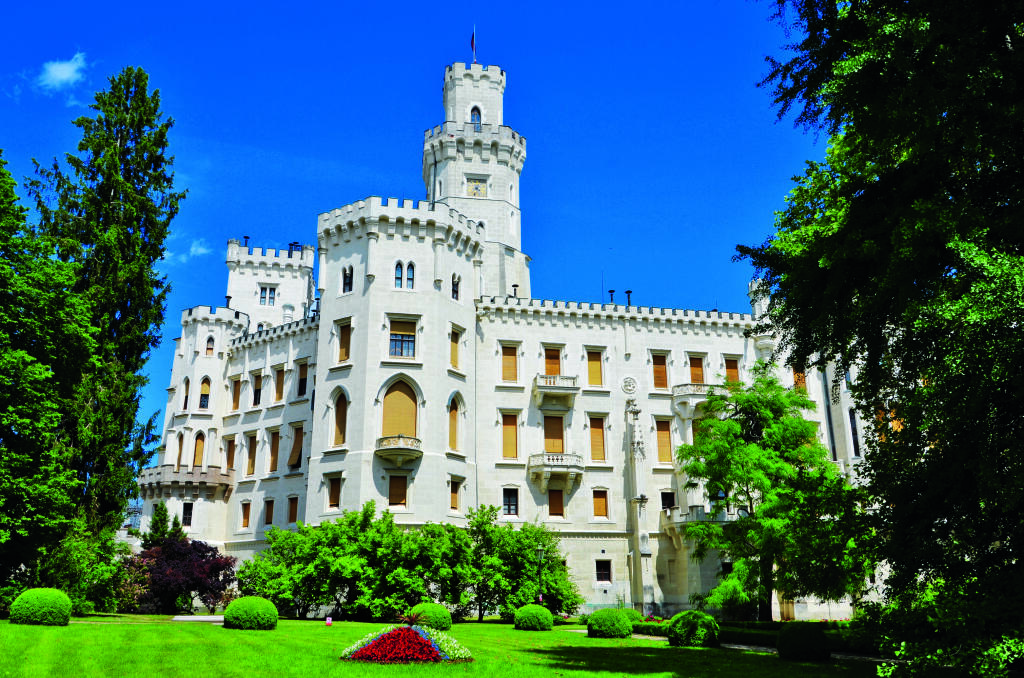 Na zámku Hluboká sa nakrúcali rozprávky Pyšná princezná či Šípková Ruženka.