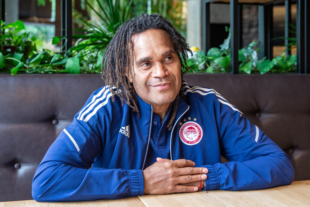 Christian Karembeu sa tento týždeň objavil v Bratislave ako športový riaditeľ Olympiakosu Pireus. Na grécky tím čakal odvetný duel play-off Európskej ligy so Slovanom.