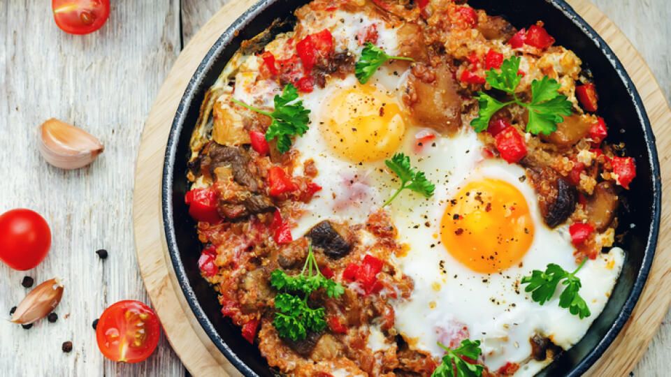 Fried,Eggs,With,Peppers,,Tomatoes,,Quinoa,And,Mushrooms.,The,Toning.