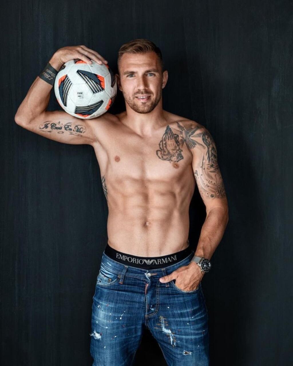 Rodák z Trstenej bol jedným zo siedmich futbalistov, ktorých mená sa uchádzali v ankete o hlasy priaznivcov. Jendrišek ju napokon s prehľadom vyhral.