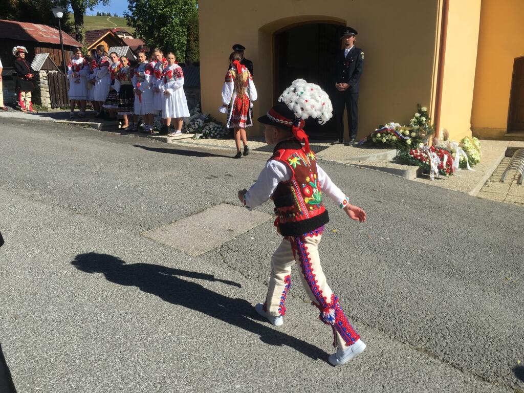 Marek bol hrdým goralom. Od malička mal všetkému, čo sa týka tohto regiónu veľmi blízko. Možno ako chlapček na zábere, ktorému rodičia zabezpečili kroj.