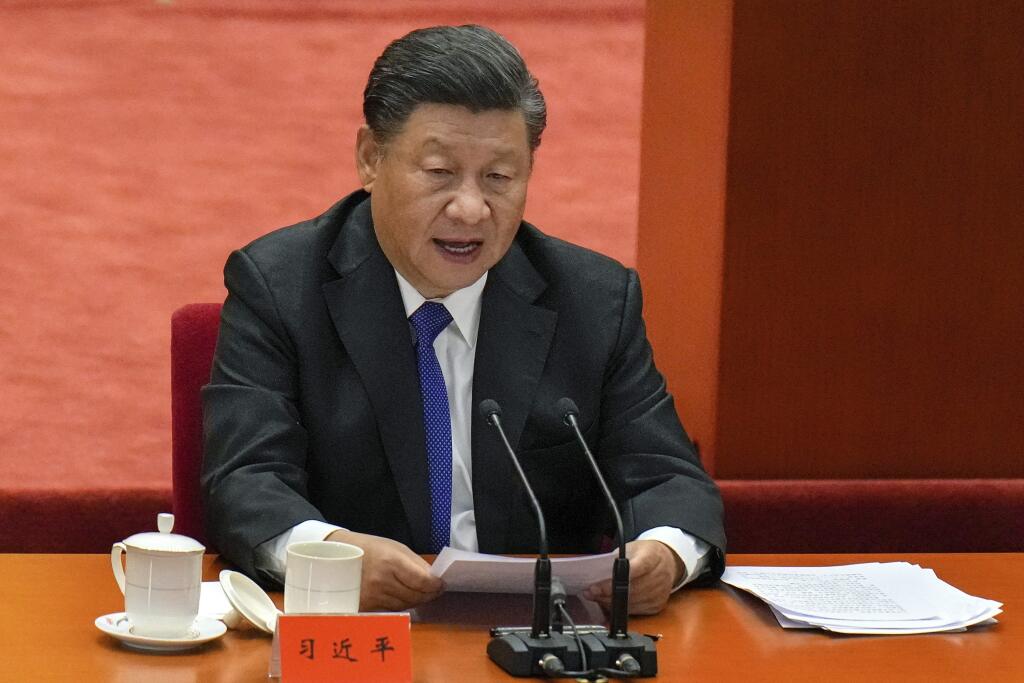 WA 8 Peking - Čínsky prezident Si Ťin-pching počas  zasadnutia Ústredného výboru Komunistickej strany Číny  v pekingu v pondelok 8. novembra 2021.  Štátna tlačová agentúra Sinchua uviedla, že Si Ťin-pching otvoril stretnutie pracovnou správou a 