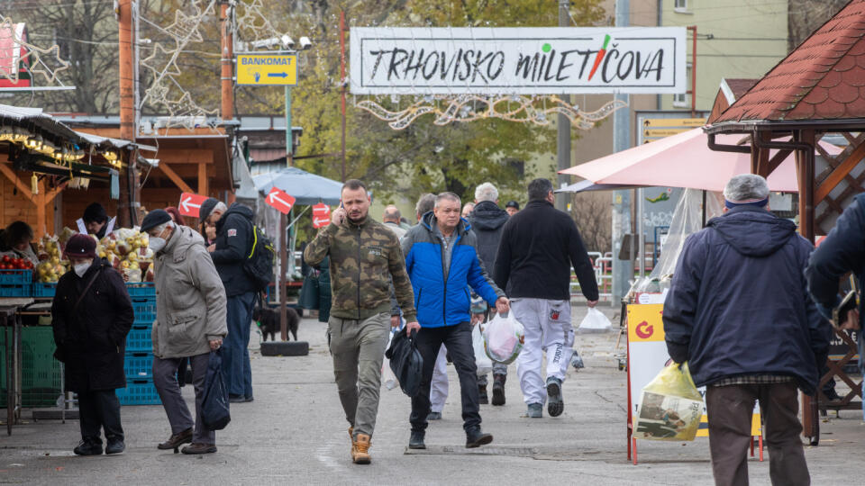 Na snímke je bratislavské trhovisko Miletičová počas lockdownu.