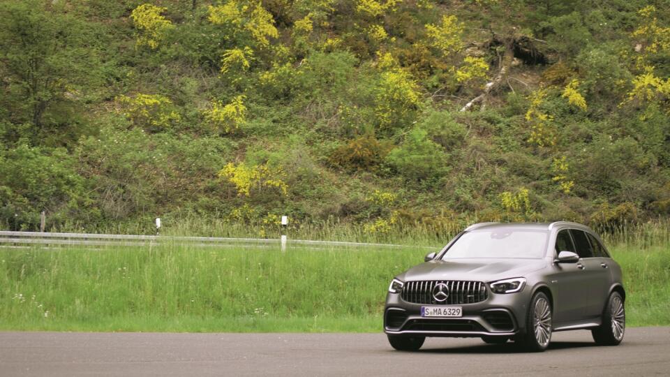 V teréne: Mercedes GLC sa v ňom nestratí ani bez redukčnej prevodovky.