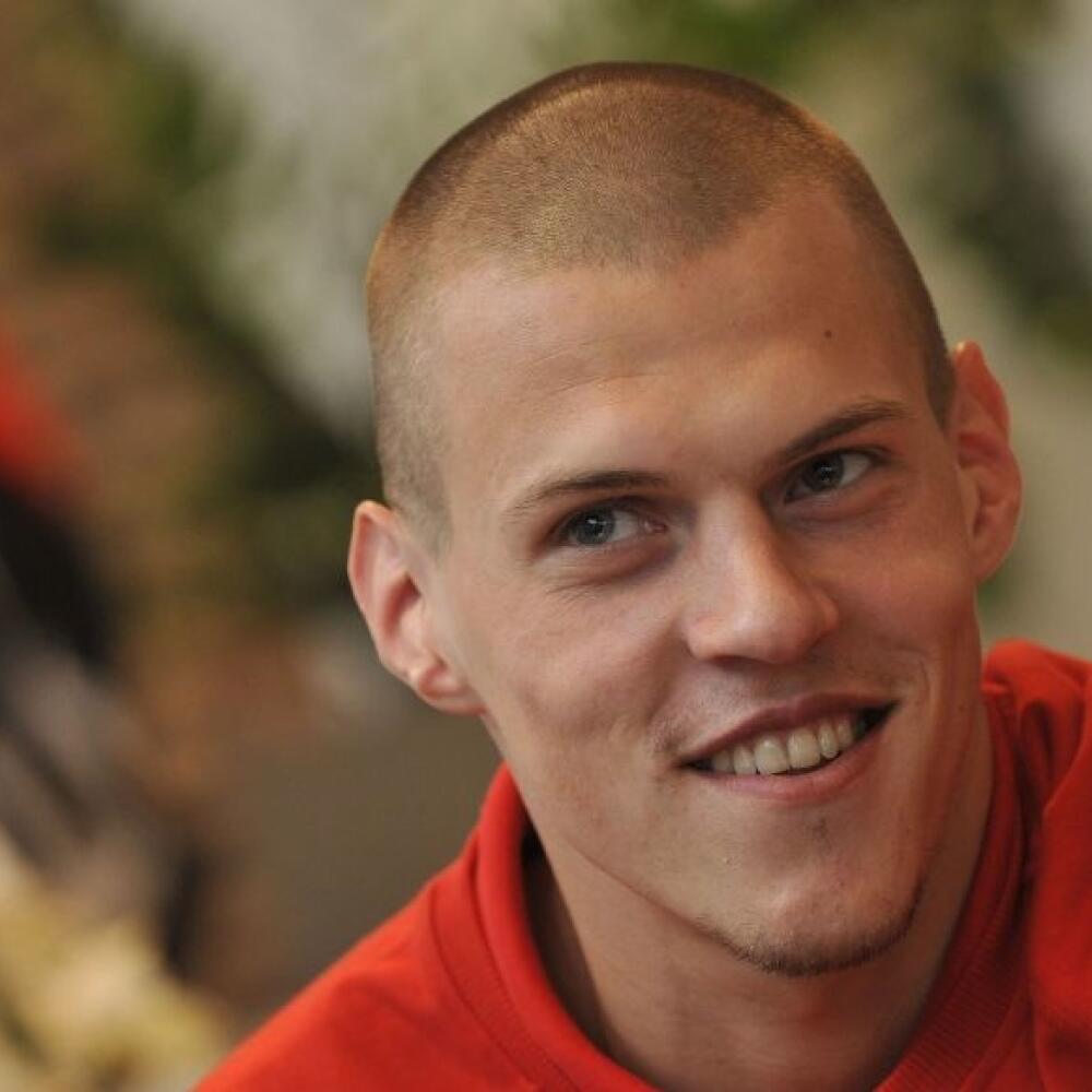 Na snímke Martin Škrtel počas rozhovorov s médiami 11. novembra 2009 v Senci na zraze futbalovej reprezentácie.