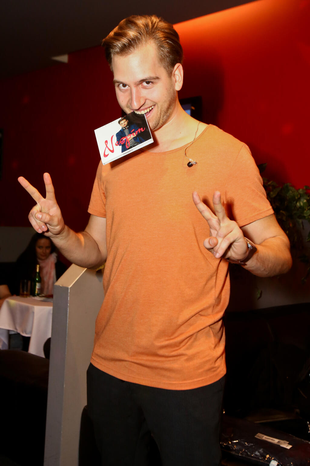 Samuel Tomeček počas krstu svojho CD s názvom Nespím.