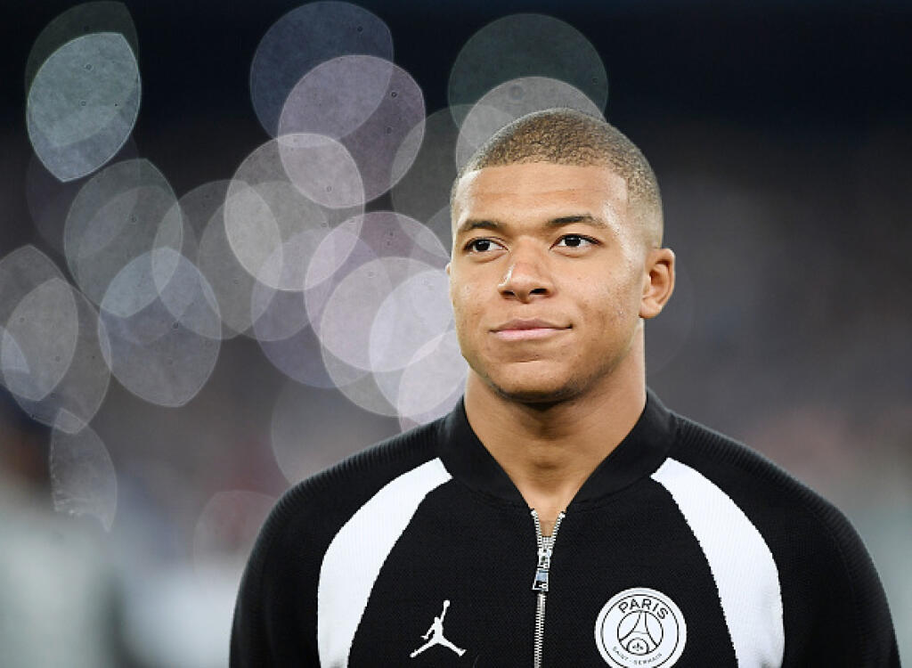 Kylian Mbappe sa stal francúzskym Futbalistom roka. Útočník Paríža St. Germain triumfoval v ankete magazínu France Football pred svojimi spoluhráčmi z tímu majstrov sveta - obrancom Raphaelom Varanom z Realu Madrid a kanonierom Atletica Madrid Antoineom Griezmannom.