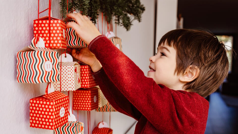 Deti si môžu namiesto sladkostí vybrať z adventného kalendára zážitok.