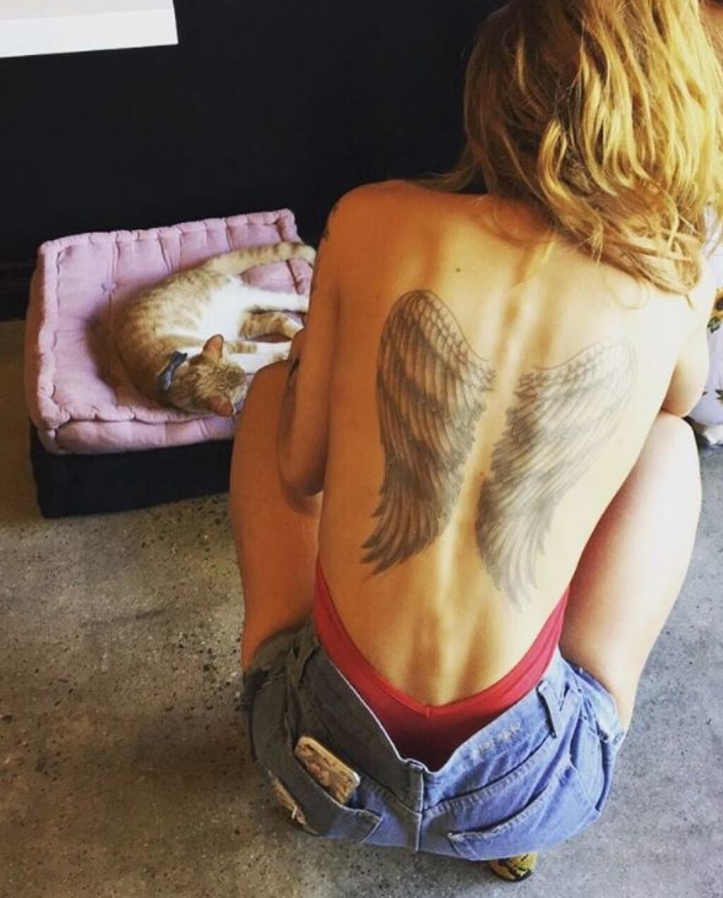 Bella Thorne Tattoo