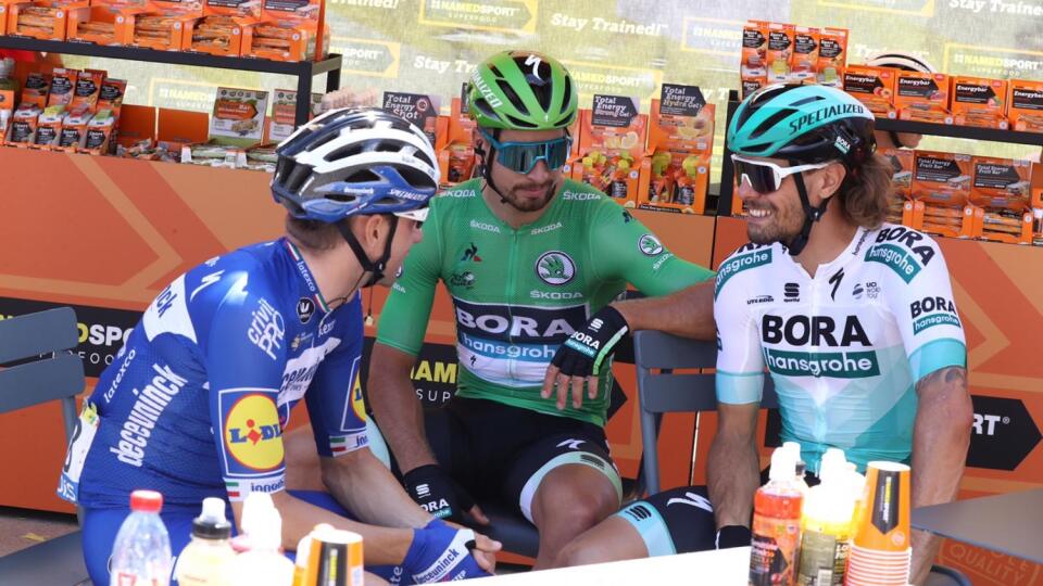Peter Sagan sa pred 8. etapou nadopoval. Nešlo však o nepovolený doping. Ochutnával nápoje.