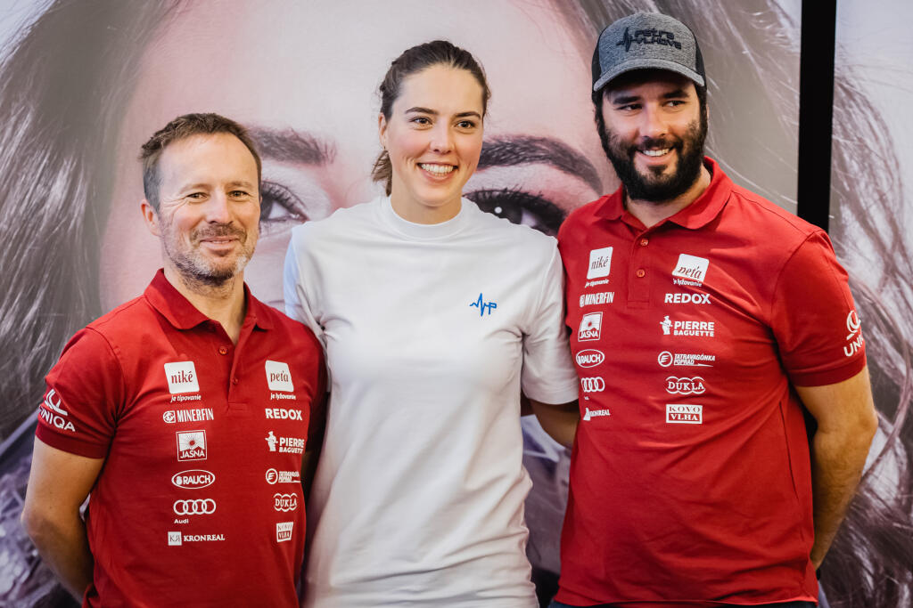 Petra spoločne s bratom Borisom a trénerom Matejom Gemzom.