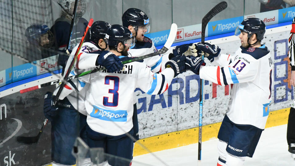Hokejisti HC Slovan Bratislava vyhrali v dueli 49. kola Tisport Ligy na ľade HK Nitra 4:1.